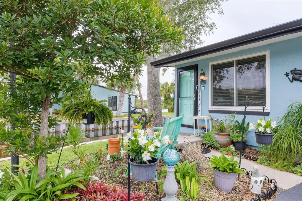 100 Poinciana Cove Court New Smyrna Beach FL 32169