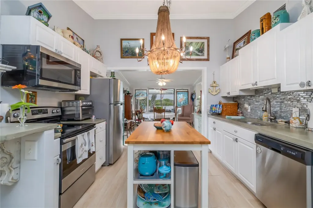 100 Poinciana Cove Court New Smyrna Beach FL 32169