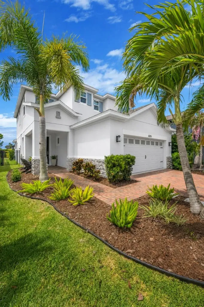 6135 Voyagers Place Apollo Beach FL 33572