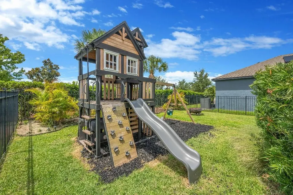 6135 Voyagers Place Apollo Beach FL 33572