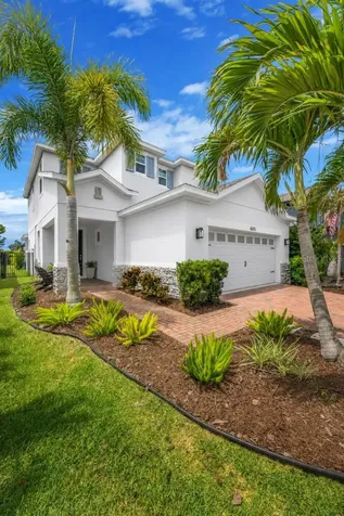 6135 Voyagers Place Apollo Beach FL 33572
