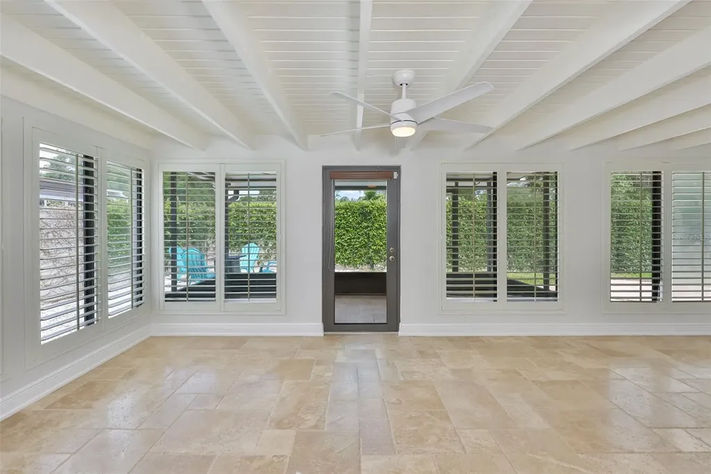 14651 Village Glen Circle Tampa FL 33618