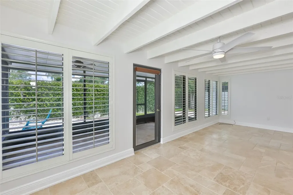 14651 Village Glen Circle Tampa FL 33618