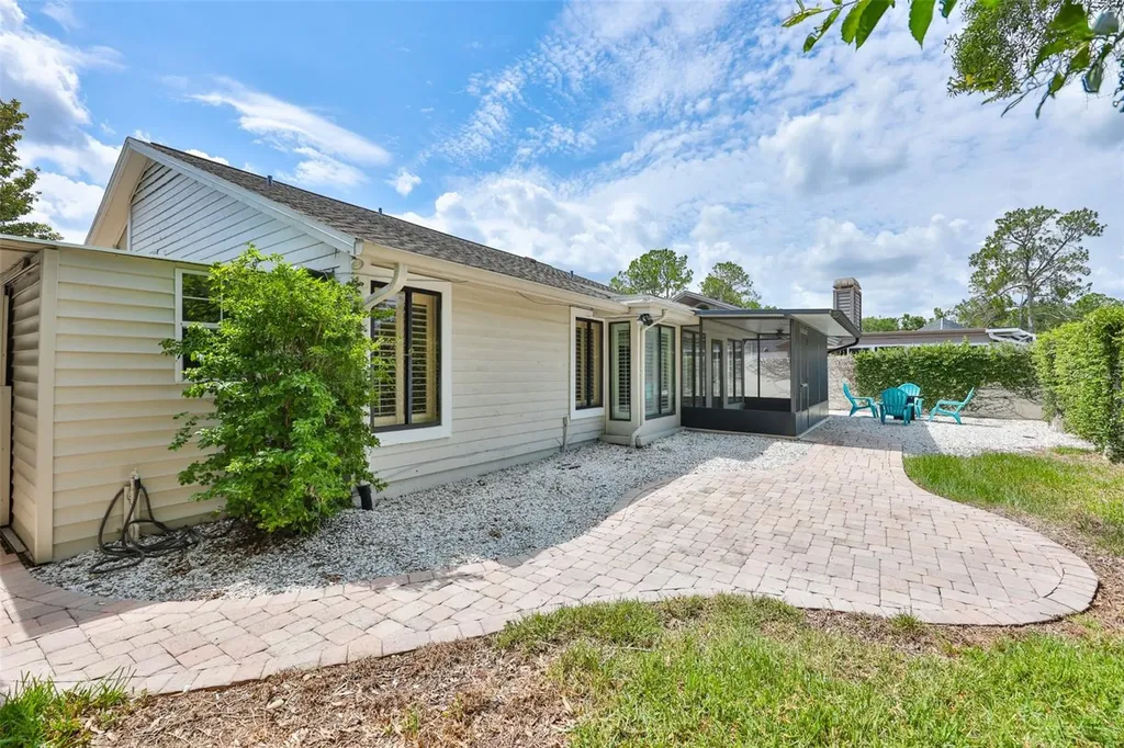 14651 Village Glen Circle Tampa FL 33618