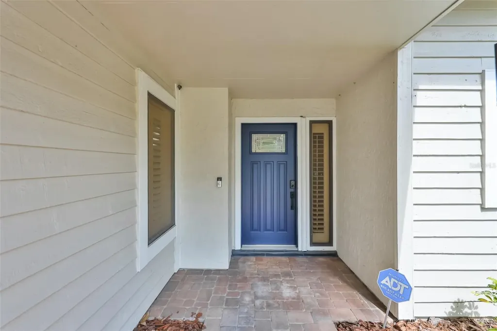 14651 Village Glen Circle Tampa FL 33618