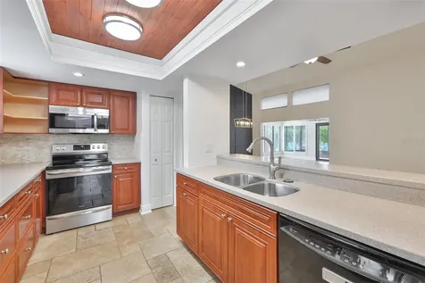 14651 Village Glen Circle Tampa FL 33618