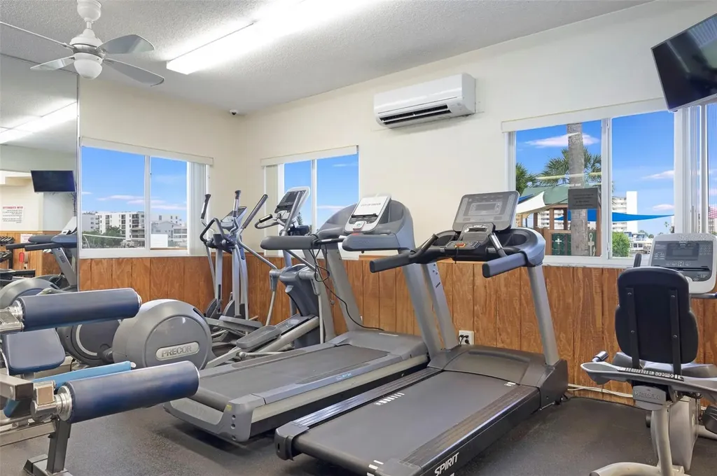 10152 Regal Drive Largo FL 33774