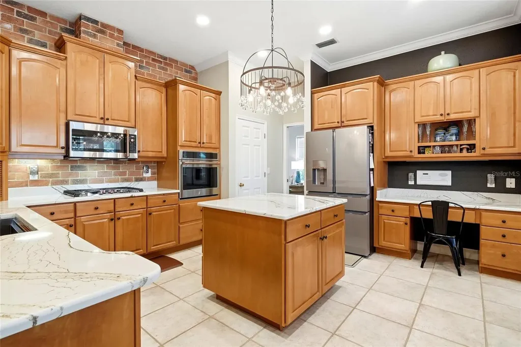 1246 Darlington Oak Circle NE St Petersburg FL 33703