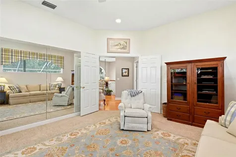 1246 Darlington Oak Circle NE St Petersburg FL 33703