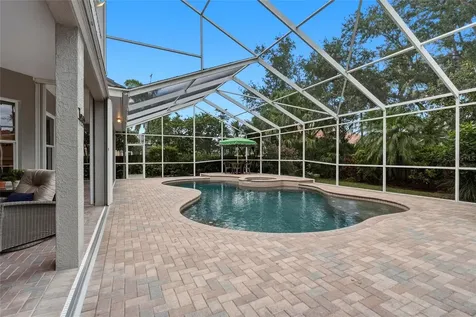 1246 Darlington Oak Circle NE St Petersburg FL 33703