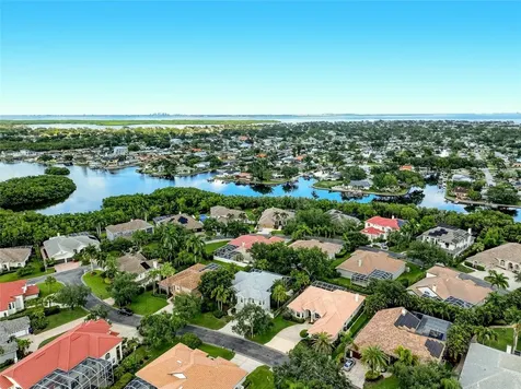 1246 Darlington Oak Circle NE St Petersburg FL 33703