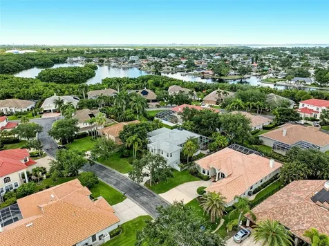 1246 Darlington Oak Circle NE St Petersburg FL 33703