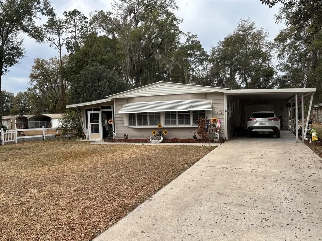 2420 SE 175th Terrace Silver Springs FL 34488