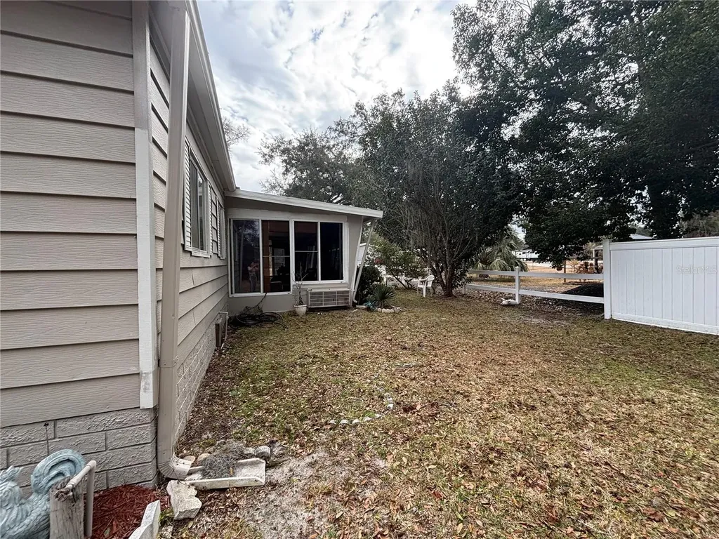 2420 SE 175th Terrace Silver Springs FL 34488