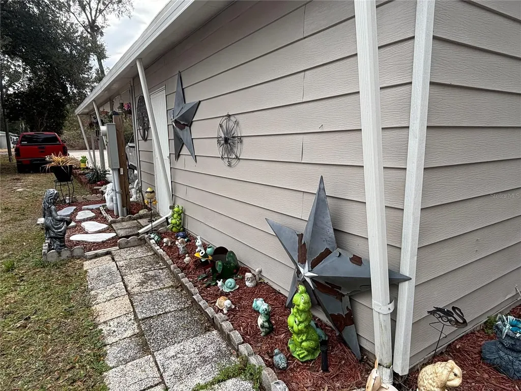 2420 SE 175th Terrace Silver Springs FL 34488