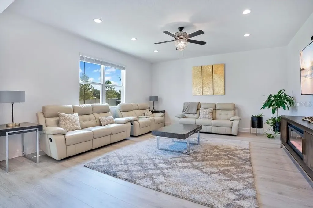 5063 Hatchineha Court St Cloud FL 34772