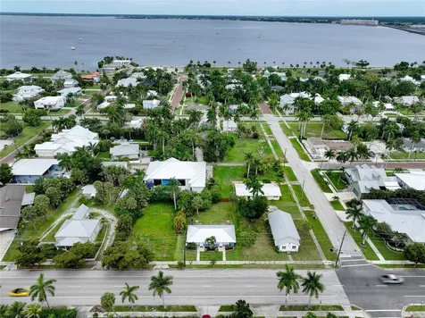 708 W Olympia Avenue Punta Gorda FL 33950