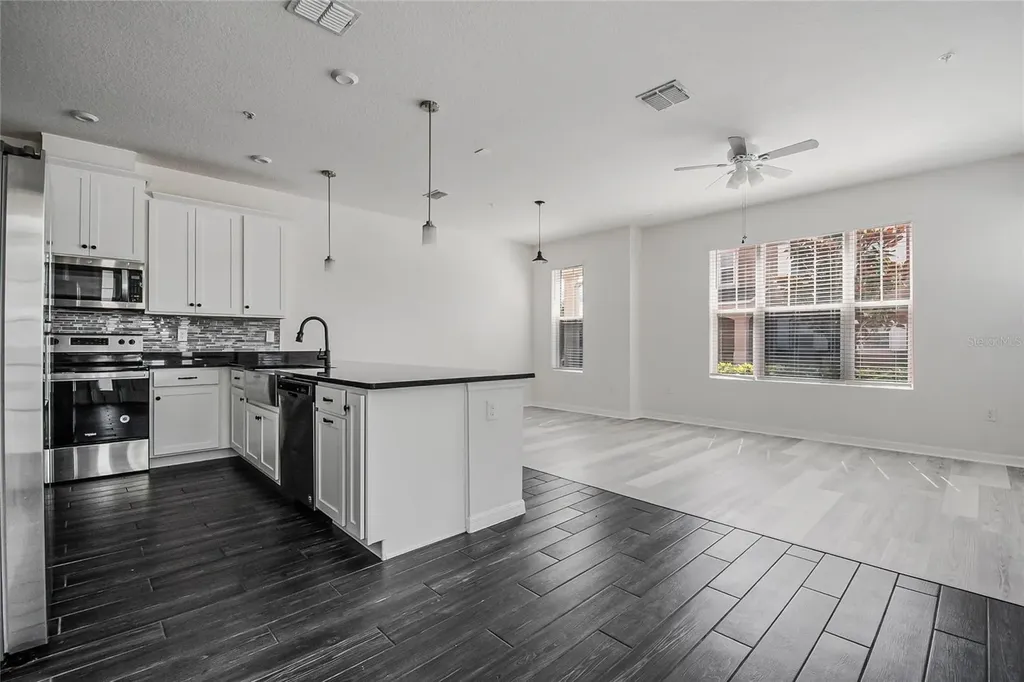 9586 Poplar Ridge Avenue Orlando FL 32832