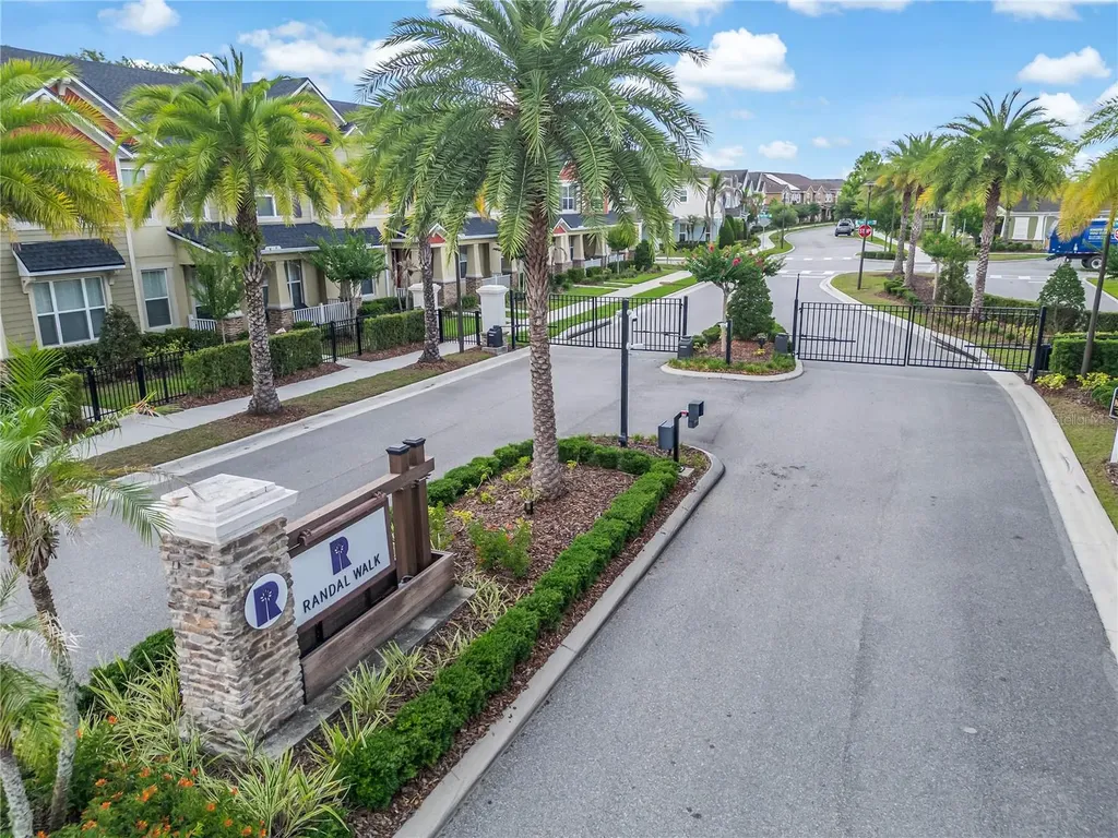 9586 Poplar Ridge Avenue Orlando FL 32832