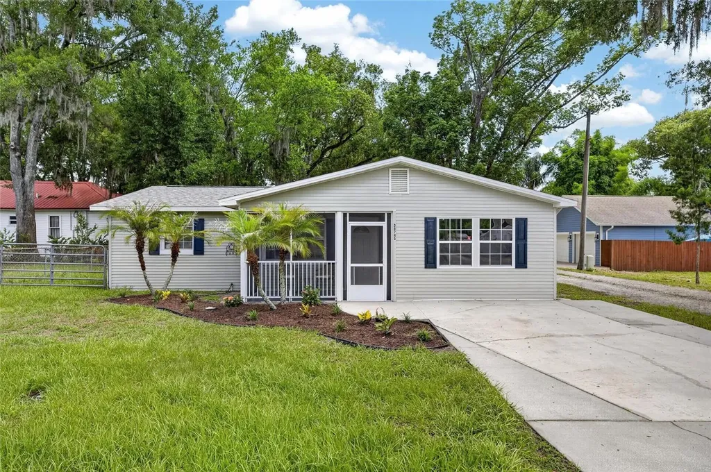38745 2nd Avenue Zephyrhills FL 33542