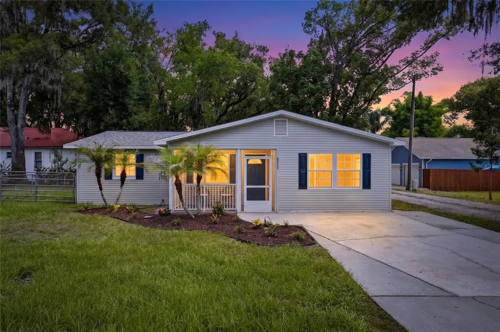38745 2nd Avenue Zephyrhills FL 33542