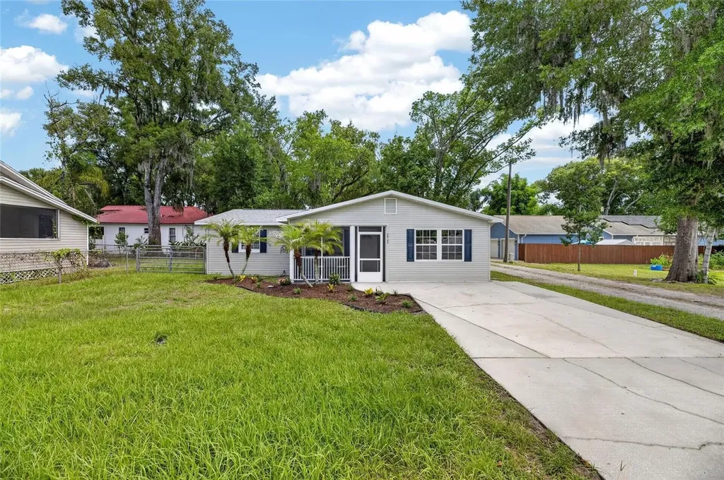 38745 2nd Avenue Zephyrhills FL 33542