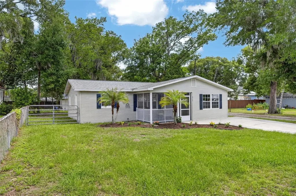 38745 2nd Avenue Zephyrhills FL 33542