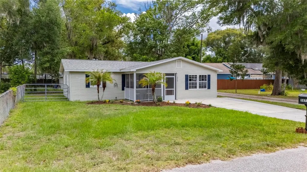 38745 2nd Avenue Zephyrhills FL 33542