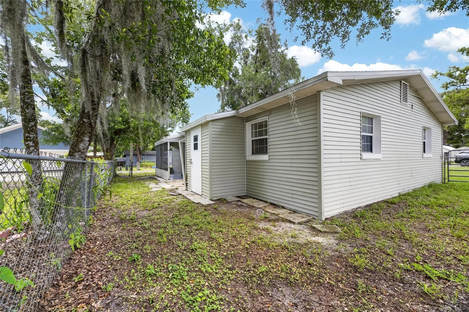38745 2nd Avenue Zephyrhills FL 33542