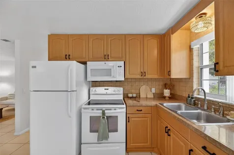 38745 2nd Avenue Zephyrhills FL 33542