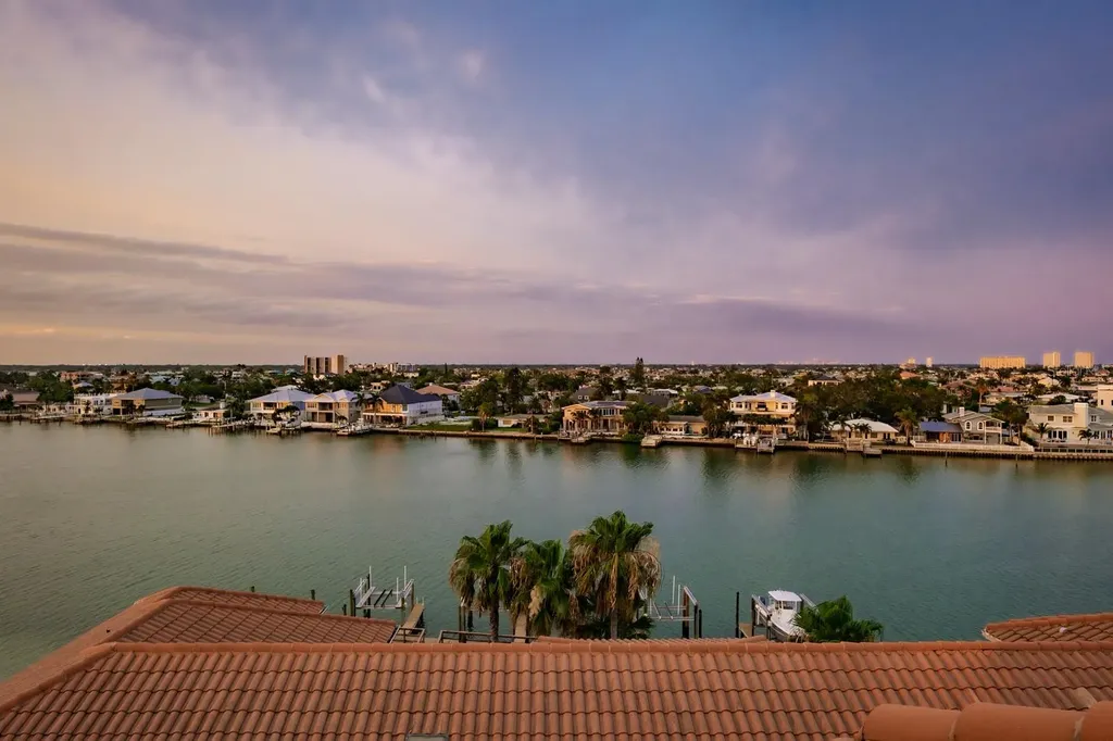 10133 Gulf Boulevard St Petersburg FL 33706