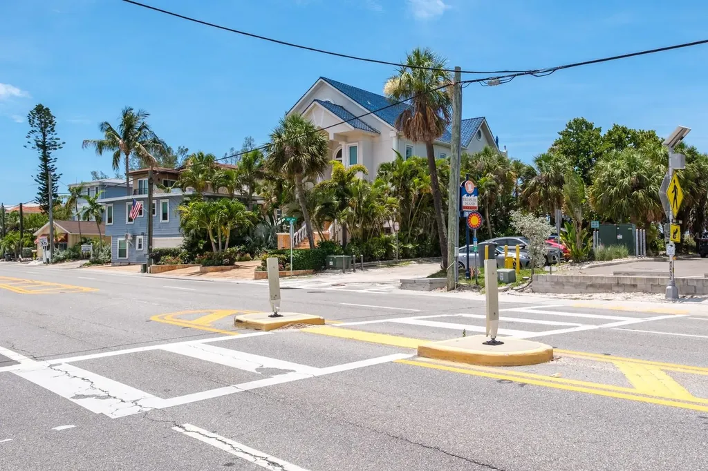 10133 Gulf Boulevard St Petersburg FL 33706