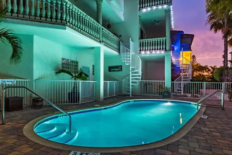 10133 Gulf Boulevard St Petersburg FL 33706