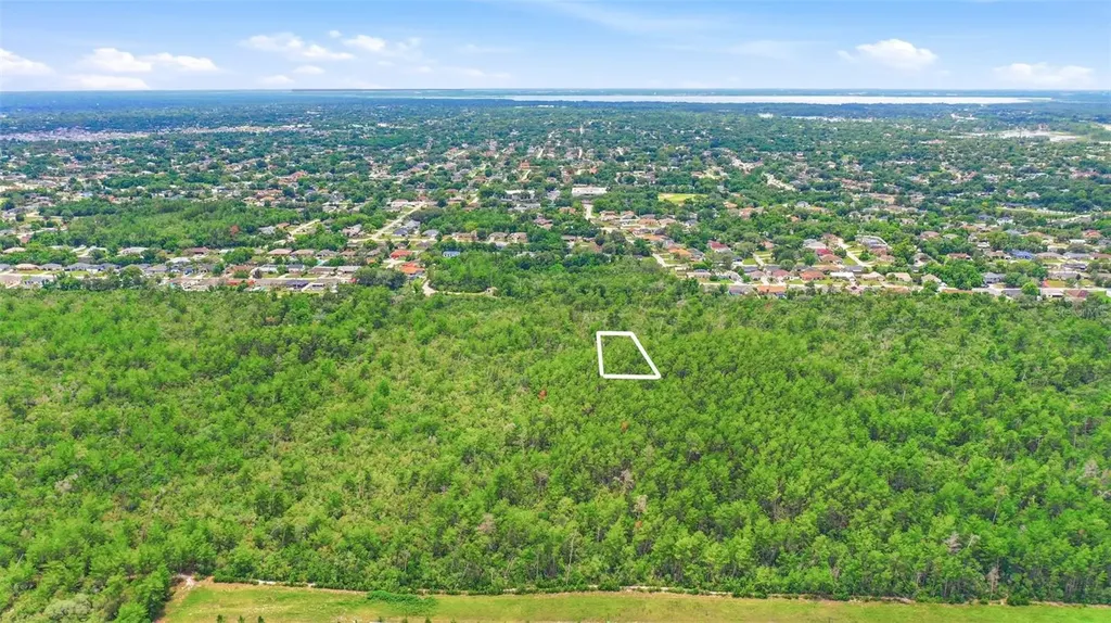Edgemont (paper) Avenue Deltona FL 32725