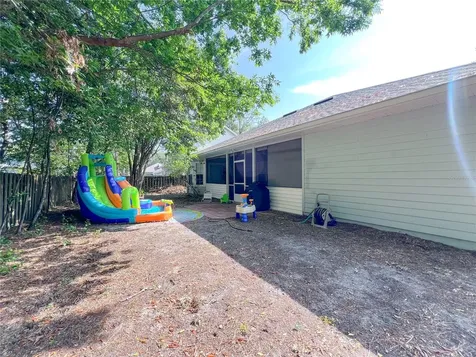 4332 NW 34th Drive Gainesville FL 32605