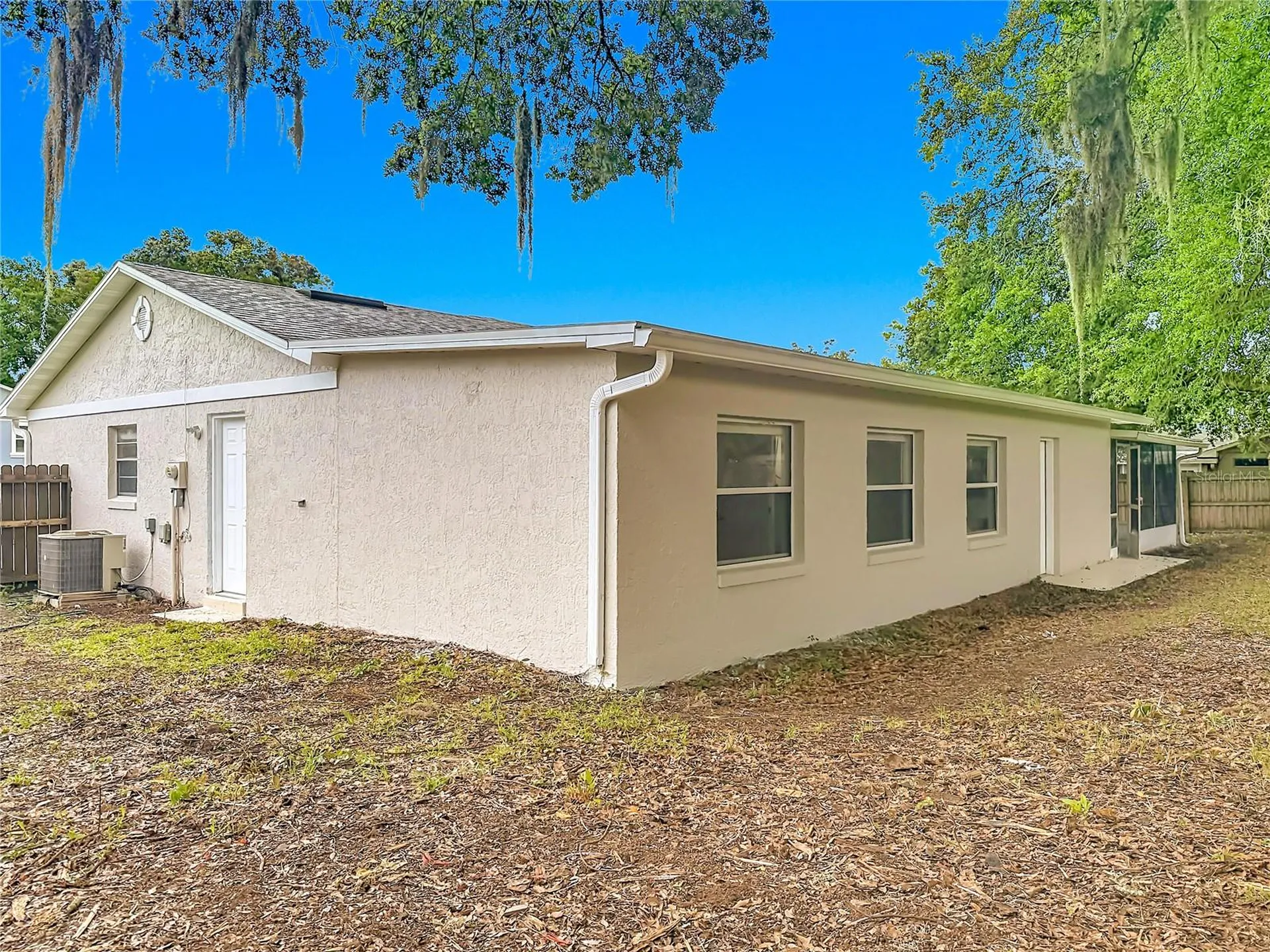 458 Weathersfield Avenue Altamonte Springs FL 32714