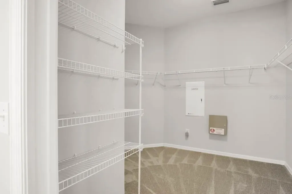 6009 Gannetdale Drive Lithia FL 33547
