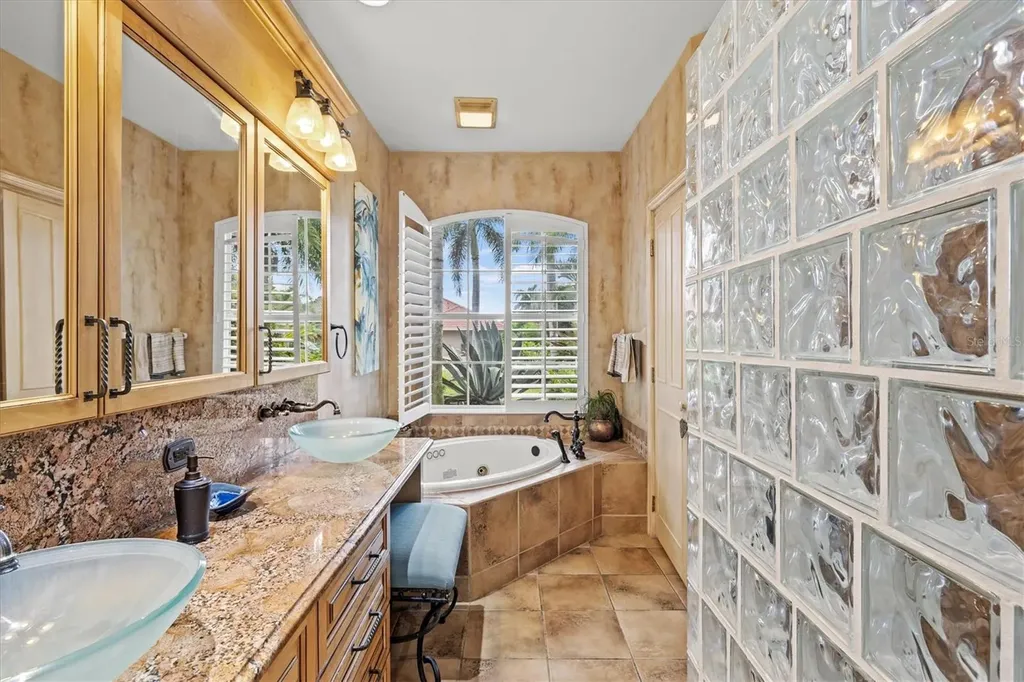 4860 Cedar Oak Way Sarasota FL 34233