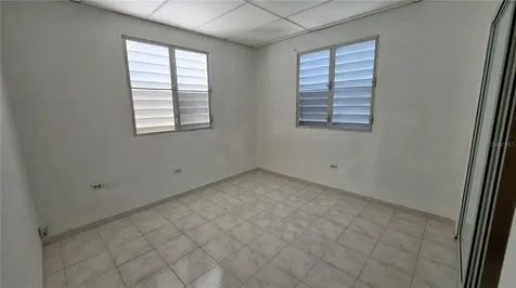 G-27 Calle 6 Bayamon PR 00956