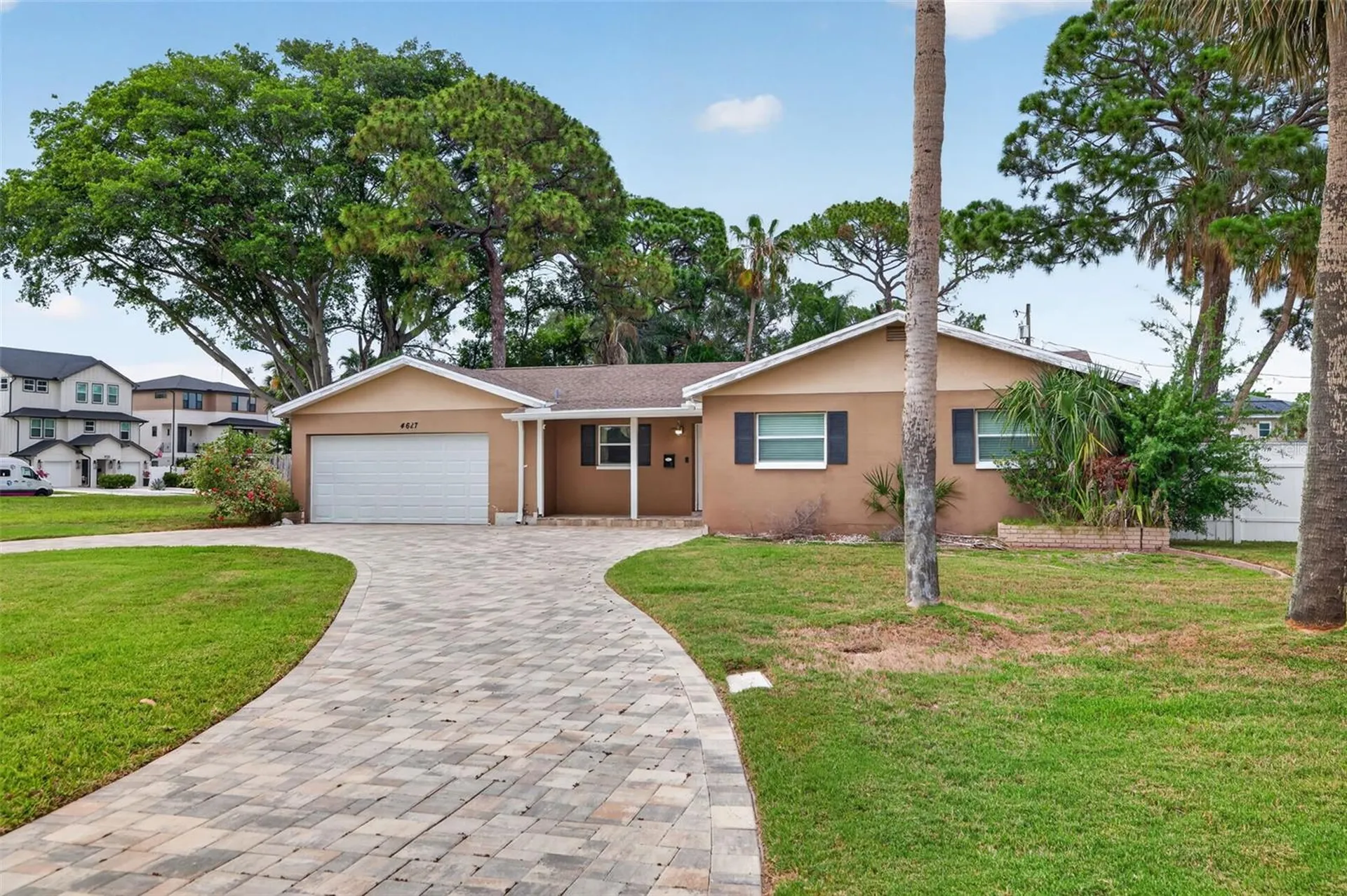 4627 Venetian Boulevard NE St Petersburg FL 33704