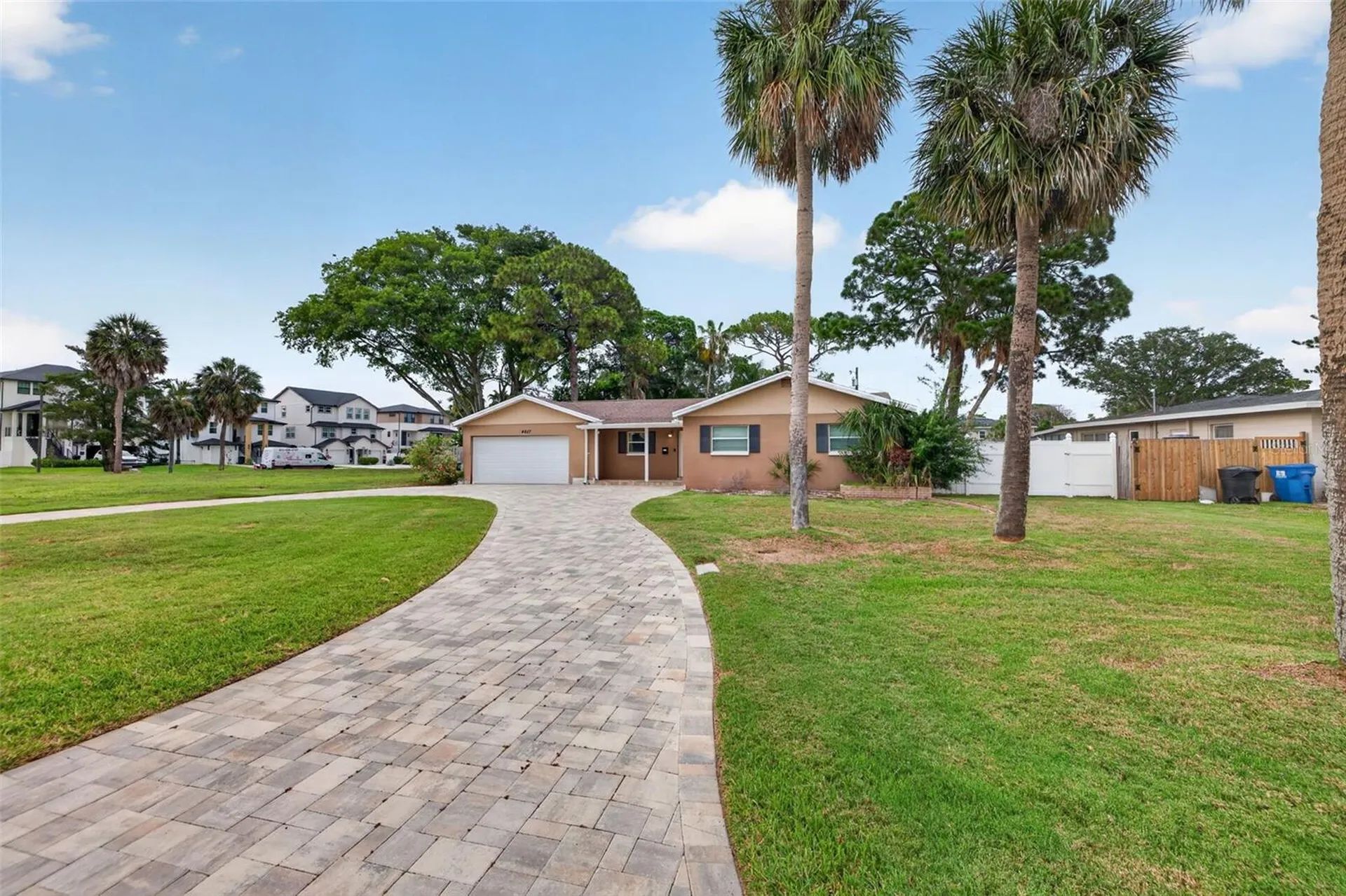 4627 Venetian Boulevard NE St Petersburg FL 33704
