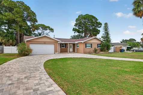 4627 Venetian Boulevard NE St Petersburg FL 33704