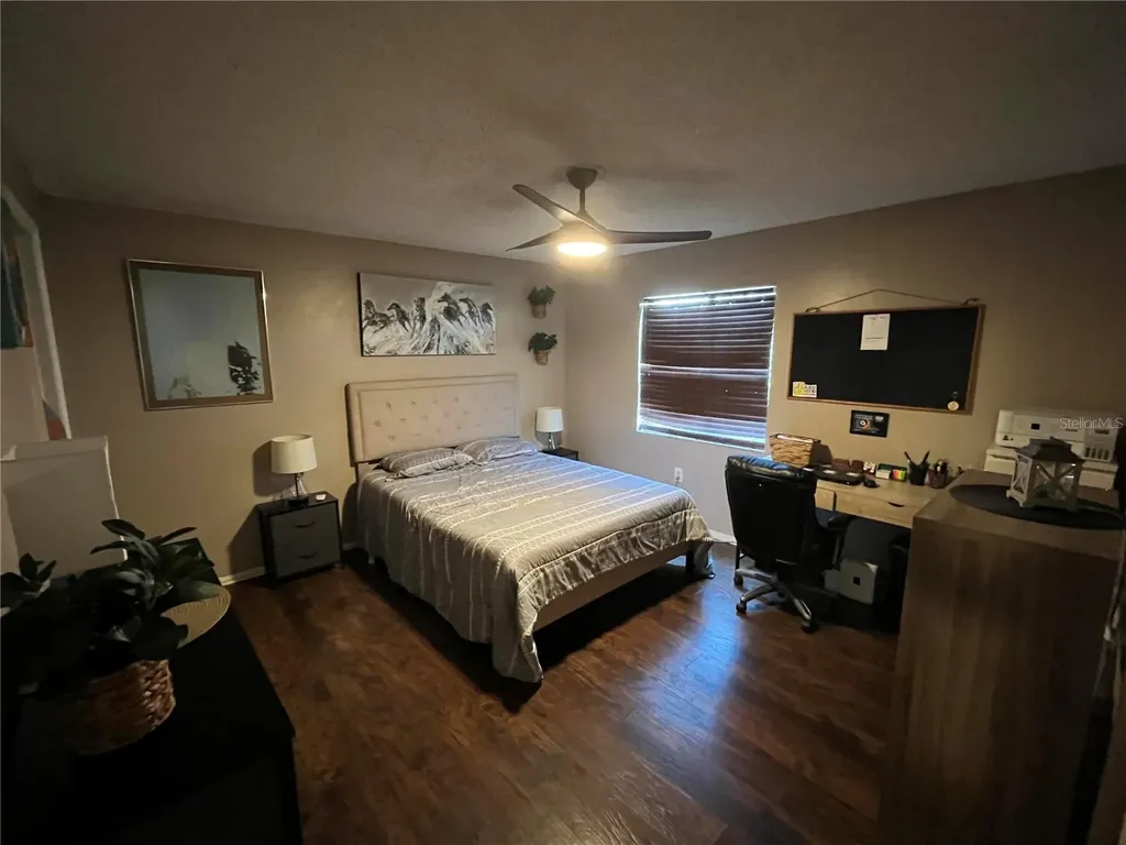 2632 Hidden Lake Dr N Sarasota FL 34237