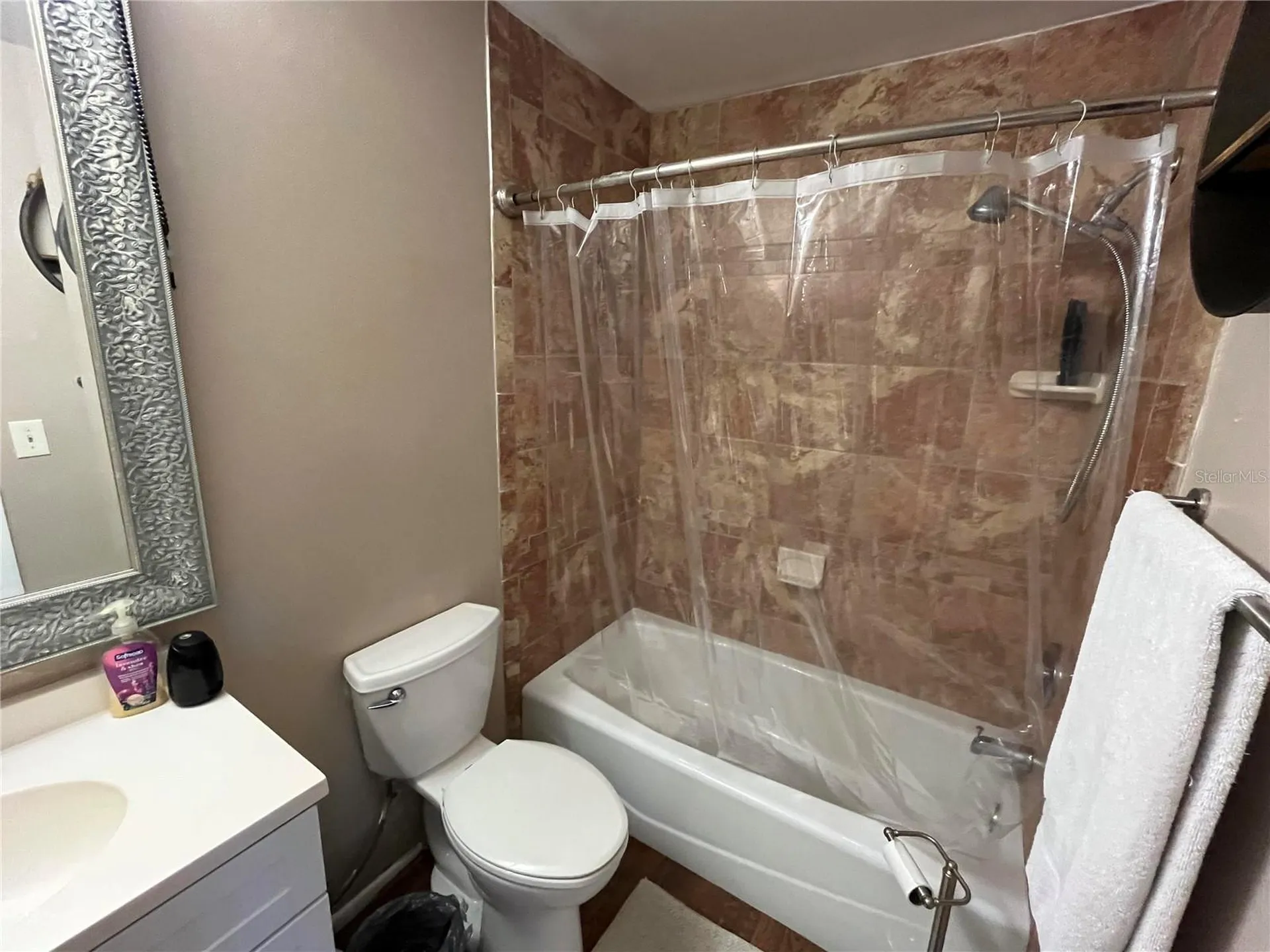 2632 Hidden Lake Dr N Sarasota FL 34237