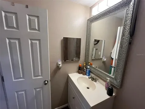 2632 Hidden Lake Dr N Sarasota FL 34237