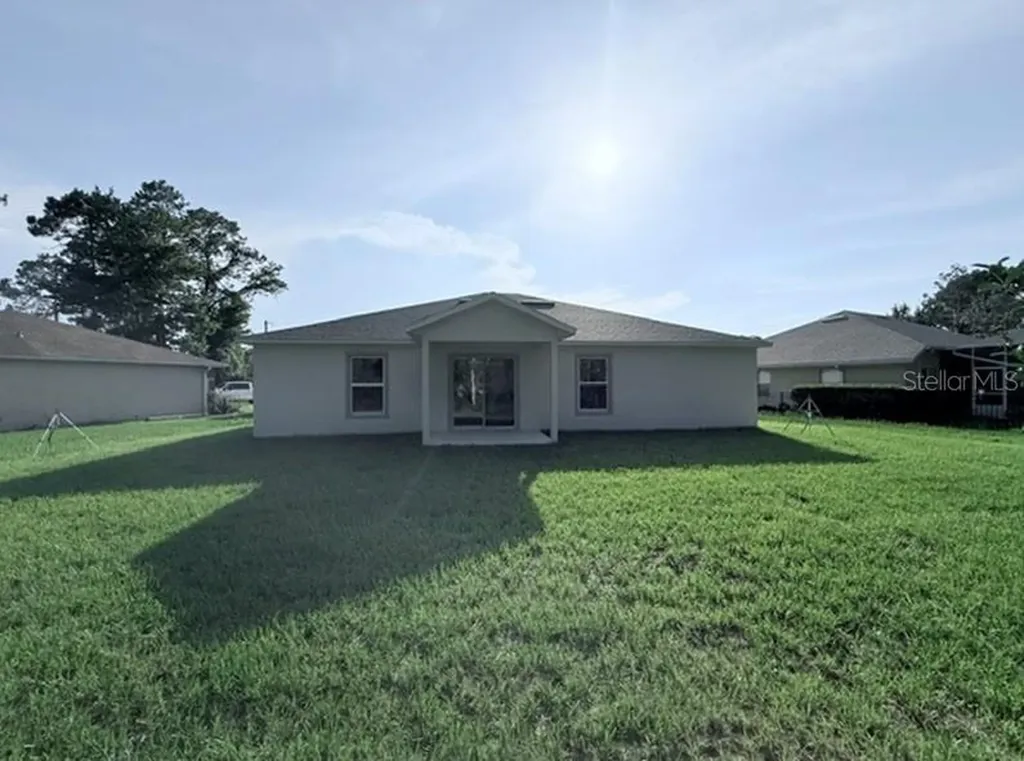 32 Kalamazoo Trail Palm Coast FL 32164