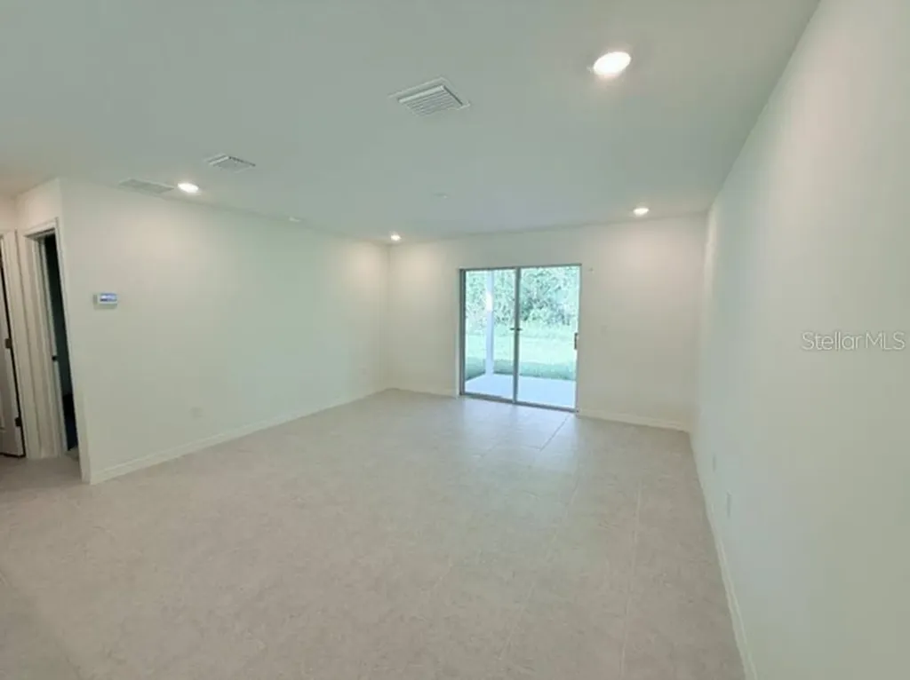 32 Kalamazoo Trail Palm Coast FL 32164