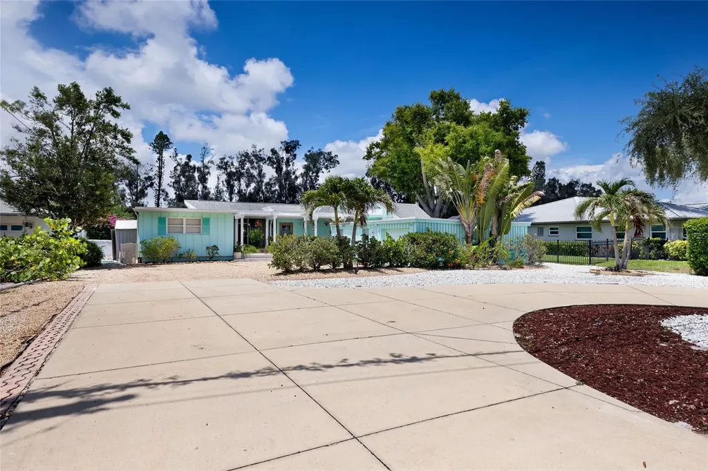 311 Magellan Drive Sarasota FL 34243