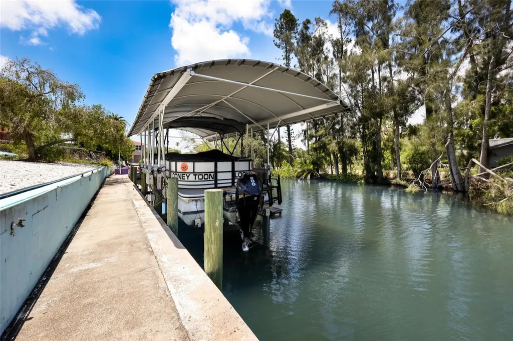311 Magellan Drive Sarasota FL 34243