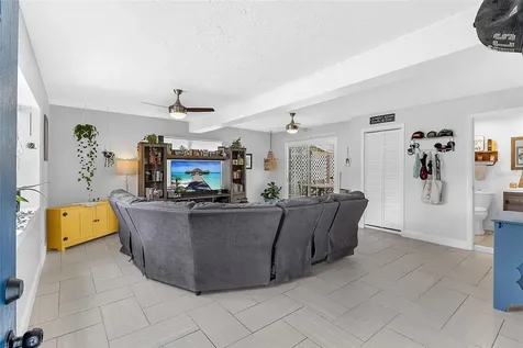 855 Pearl Drive Mount Dora FL 32757